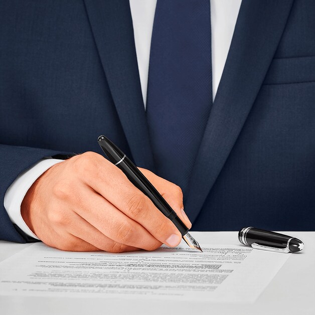 1101-meisterst-ck-platinum-coated-legrand-traveler-fountain-pen-1.png