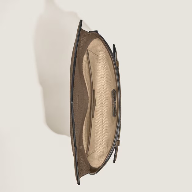 1786-montblanc-envelope-clutch-1.jpg