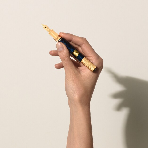 781-masters-of-art-homage-to-gustav-klimt-limited-edition-4810-fountain-pen-f-1.png